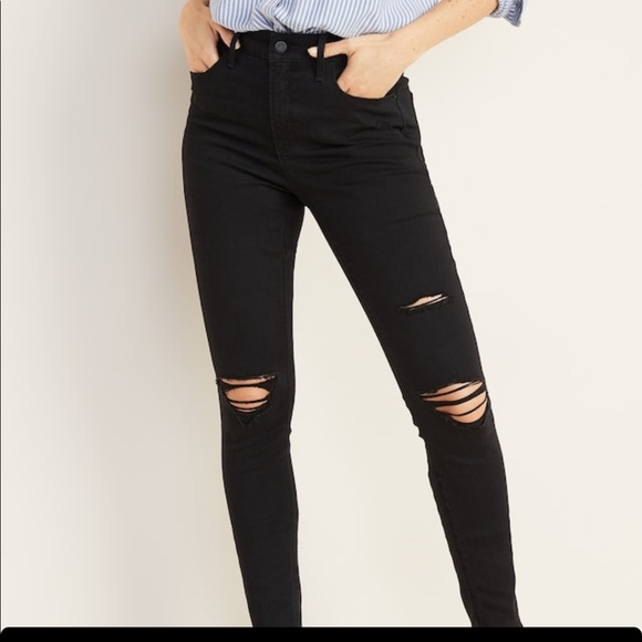 2/$25 old navy rockstar distressed jeans. Size 6 - Picture 3 of 9